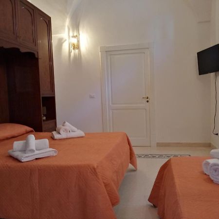 Dimora Storica Le Perle Bed & Breakfast Lecce Exterior photo