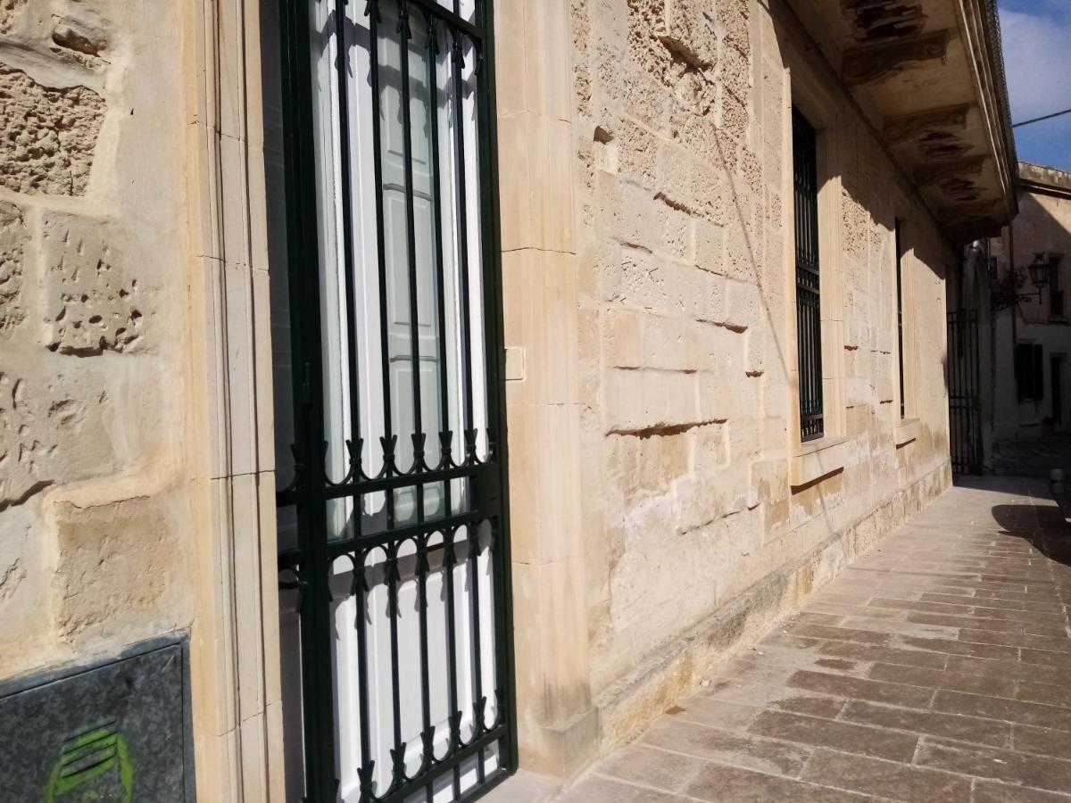 Dimora Storica Le Perle Bed & Breakfast Lecce Exterior photo