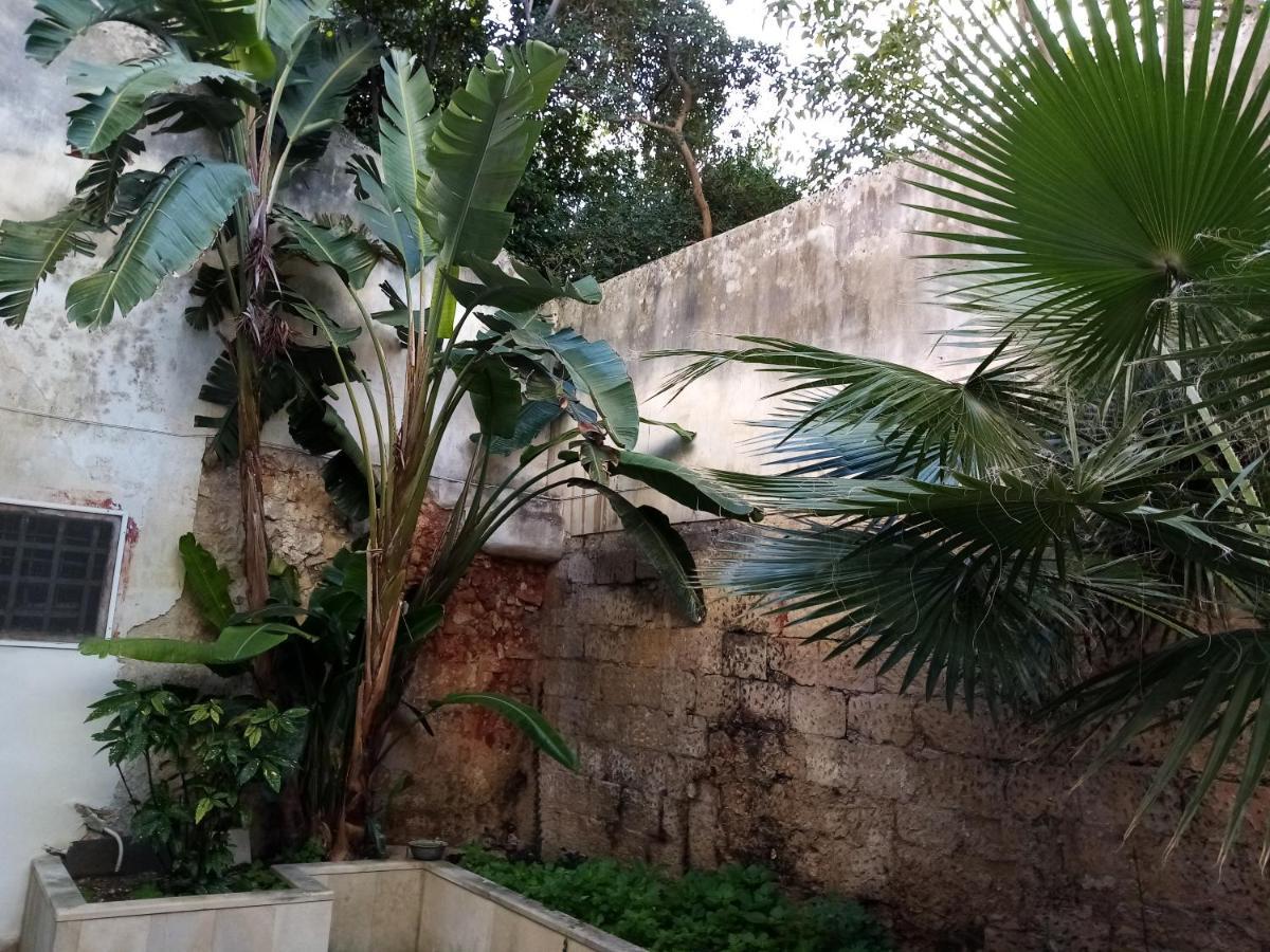 Dimora Storica Le Perle Bed & Breakfast Lecce Exterior photo