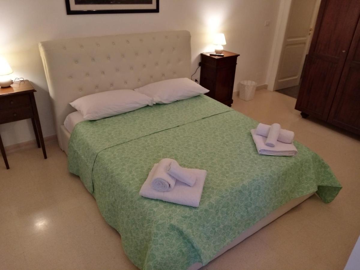 Dimora Storica Le Perle Bed & Breakfast Lecce Exterior photo
