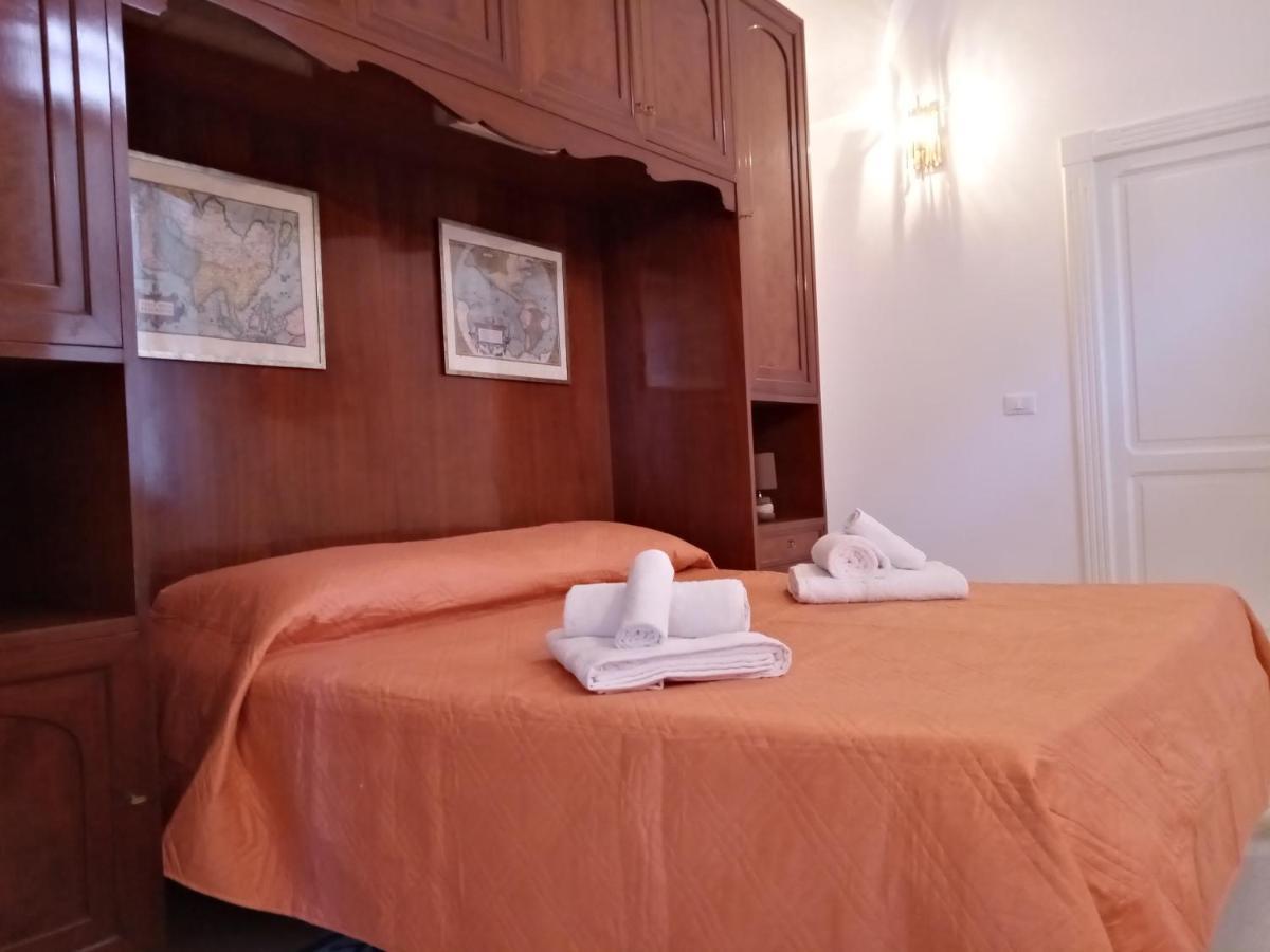 Dimora Storica Le Perle Bed & Breakfast Lecce Exterior photo