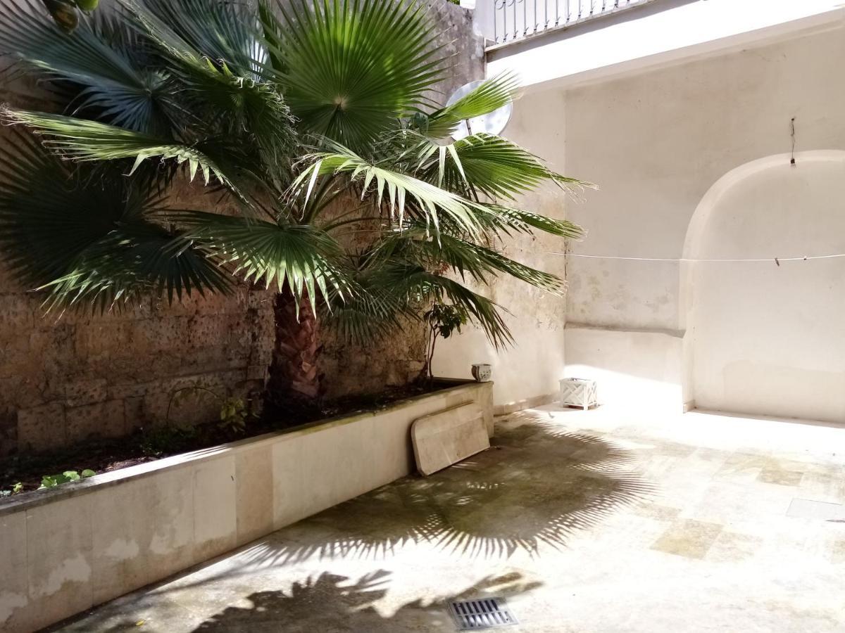 Dimora Storica Le Perle Bed & Breakfast Lecce Exterior photo