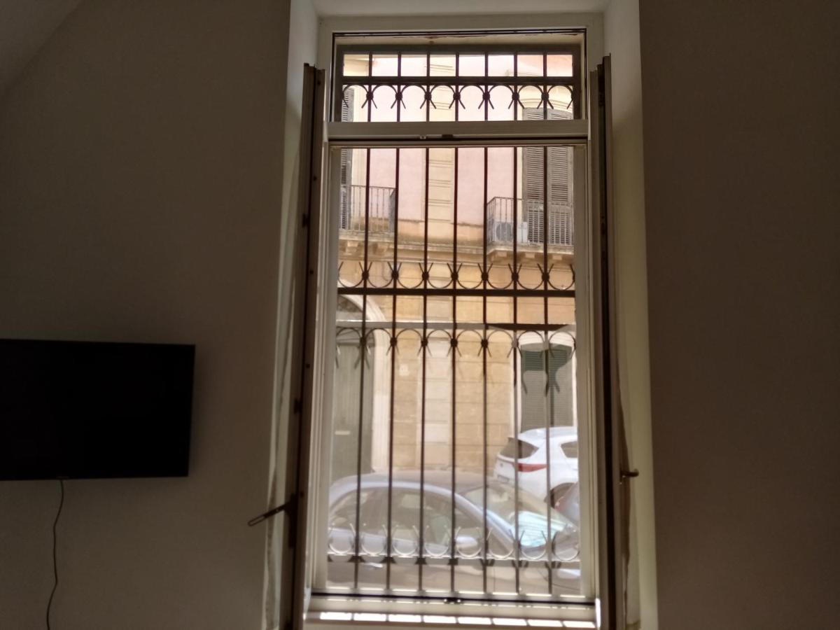 Dimora Storica Le Perle Bed & Breakfast Lecce Exterior photo